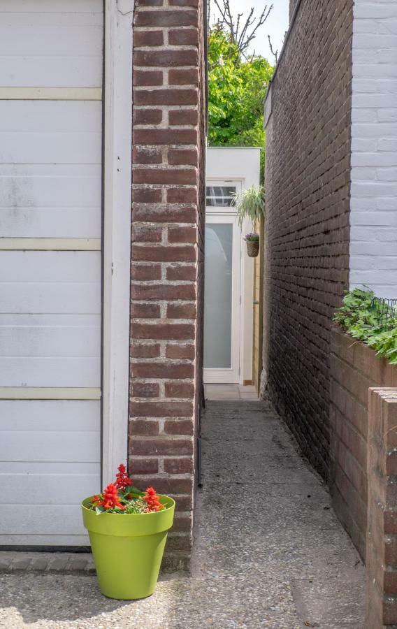 Studio South Beach With Garden And Free Parking Zandvoort Bagian luar foto